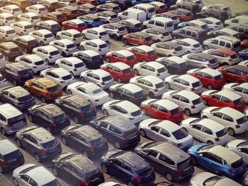 Why in the World Is Carvana Buying Brick-and-Mortar Dealerships?!: https://g.foolcdn.com/editorial/images/860592/gettyimages-622984612.jpg