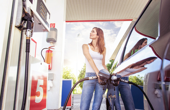3 Energy Stocks You'll Want to Own if Oil Soars Above $100 per Barrel: https://g.foolcdn.com/editorial/images/861289/woman-filling-car-with-gas-1201x778-d51f94e.jpg