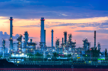 Could an Oil Deal in Venezuela Boost Shell's Stock?: https://g.foolcdn.com/editorial/images/860935/oil-refinery-in-morning.jpg
