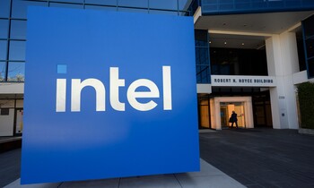 Intel Arrow Lake Refresh: The Budget CPU That Finally Gives AMD a Run for Its Money: https://g.foolcdn.com/editorial/images/862406/intel-cube-in-front-of-intel-headquarters-with-logo-on-front_intel.jpg