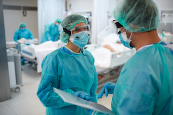 Is Intuitive Surgical a Buy Right Now?: https://g.foolcdn.com/editorial/images/861667/physicians-in-an-operating-room.jpg