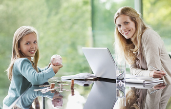 The Energy Sector Is Paying Out. Here Are 2 Stocks That Could Fund Your Retirement.: https://g.foolcdn.com/editorial/images/862928/mother-daughter-laptop.jpg