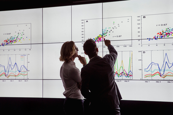 Wall Street Is Wrong About Oracle -- This $553 Billion Backlog Tells a Different Story for 2026: https://g.foolcdn.com/editorial/images/860329/24_08_20-two-people-looking-at-a-giant-screen-with-graphs-on-it-_mf-dload-gettyimages-872019580-1201x800-5b2df79.jpg