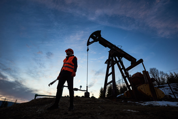 Why ConocoPhillips Stock Rocketed More Than 16% in March: https://g.foolcdn.com/editorial/images/864148/a-person-holding-a-wrench-near-an-oil-pump.jpg