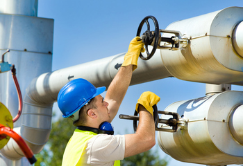 XOM/CVX: How Volatile Oil Prices and Global Tensions Could Impact Integrated Oil Giants.: https://g.foolcdn.com/editorial/images/863461/23_07_12-a-person-turning-valves-on-an-energy-pipeline-_mf-dload.jpg