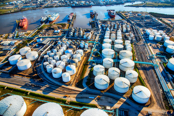 This 5.7%-Yielding Energy Stock Got a War-Fueled Boost in the First Quarter (And Has Plenty of Fuel to Continue Growing After It Ends): https://g.foolcdn.com/editorial/images/867524/an-energy-export-terminal.jpg
