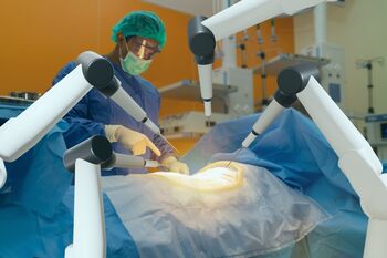 Should You Buy Intuitive Surgical Stock While It's Under $500?: https://g.foolcdn.com/editorial/images/855296/surgery-involving-a-da-vinci-surgical-system.jpg