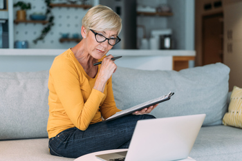 3 Major Problems With Medicare Every Retiree Should Know About: https://g.foolcdn.com/editorial/images/854562/older-woman-at-laptop-holding-clipboard-gettyimages-1480979197.jpg