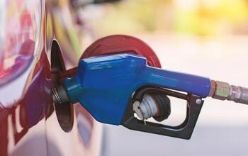 Murphy USA Q4 Earnings Beat Estimates as Fuel Margins Rise: https://staticx-tuner.zacks.com/images/articles/main/b8/2880.jpg