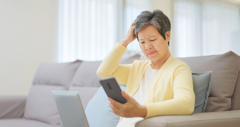 Why Critical Metals Stock Is Plummeting Today: https://g.foolcdn.com/editorial/images/856211/confused-investor-looks-at-smartphone.jpg