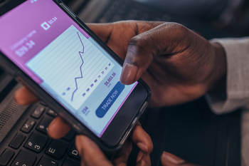 The 1 Stock I'd Buy Before Interactive Brokers Group Right Now: https://g.foolcdn.com/editorial/images/855432/mobile-investing-robinhood-stocks-personal-finance-growth-1200x800-5b2df79.jpg