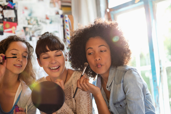Got $2,000? 2 Top Growth Stocks to Buy That Could Double Your Money.: https://g.foolcdn.com/editorial/images/856361/three-people-putting-on-makeup.jpg