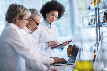 Is Pfizer Stock the Only Big Pharma Name I'd Buy and Hold Through Any Market Crash?: https://g.foolcdn.com/editorial/images/854903/gettyimages-scientists-in-lab01.jpg