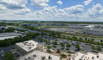Better Data Center Stock: Applied Digital vs. Riot Platforms: https://g.foolcdn.com/editorial/images/855206/gettyimages-1402283513.jpg