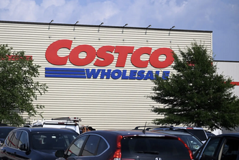 Costco Stock Is Soaring, but Is It Getting Ahead of Itself?: https://g.foolcdn.com/editorial/images/857042/costco-warehouse.png