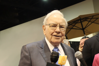 The Best Warren Buffett Stocks to Buy With $300 Right Now: https://g.foolcdn.com/editorial/images/857189/buffett21-tmf-1.png