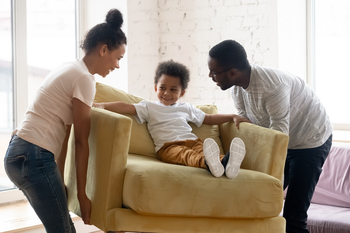 Should You Buy This Dirt Cheap Stock Before It Soars 83%, According to 1 Wall Street Analyst?: https://g.foolcdn.com/editorial/images/857444/new-furniture-online-furniture-e-commerce-1200x800-5b2df79.jpg