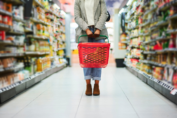 Is Sprouts Farmers Market Stock Going to $100?: https://g.foolcdn.com/editorial/images/857588/gettyimages-1451277246-1201x800-5b2df79.jpg