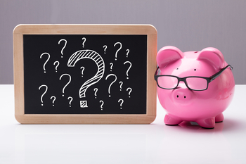 Own Oracle Stock? 2 Things Investors Need to Know.: https://g.foolcdn.com/editorial/images/858232/piggy-bank-with-glasses-besides-a-chalkboard-with-question-marks.jpg